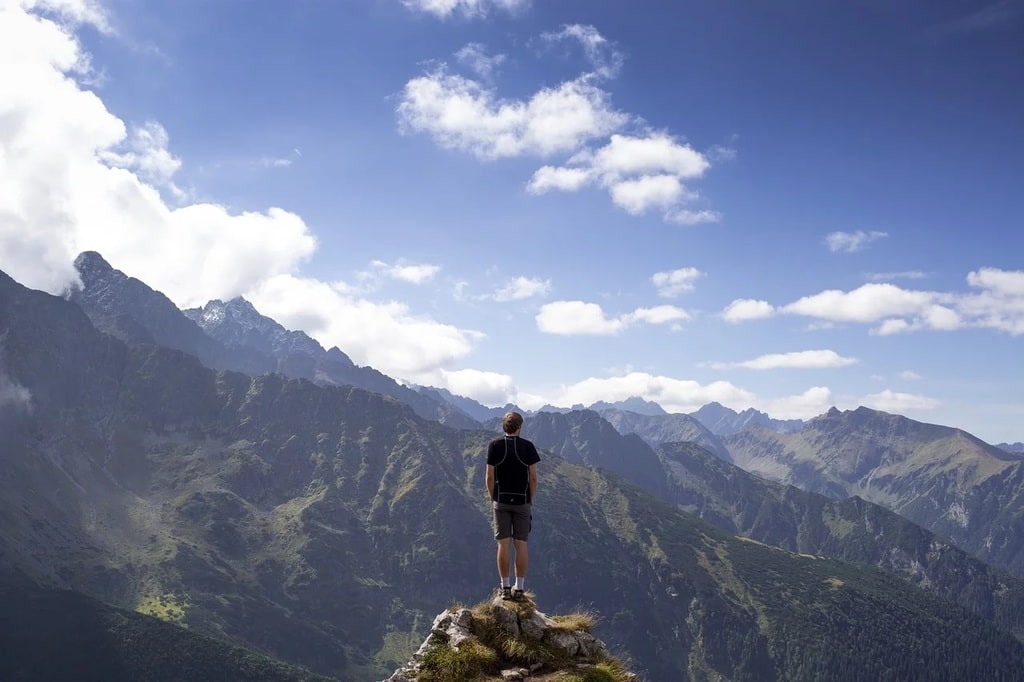 Les pantalons militaires sont-ils vraiment plus résistants pour le trekking ?
